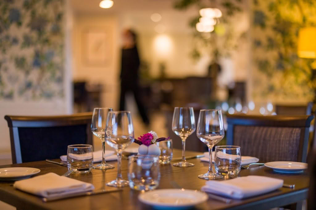 Camellia Restaurant Dining inside