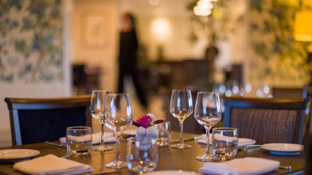 Camellia Restaurant Dining inside