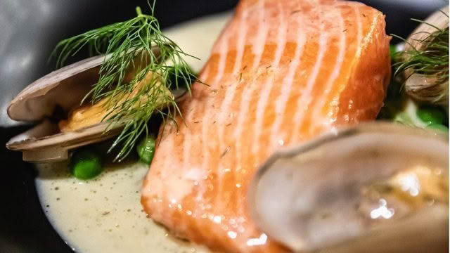 Cuisine-Good-Food-Guide-2024-Bantry-Eatery-Gin-Dego
