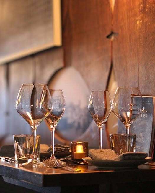 Cuisine-Good-Food-Guide-2025-The-Hour-Glass-Warm-Wine-Glass