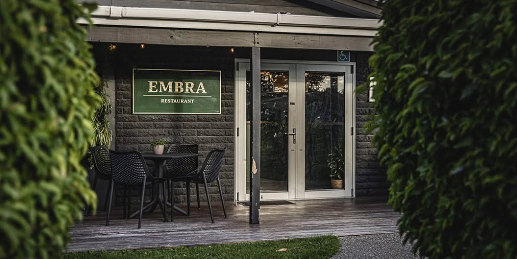 Embra-1045x524_0004_14.03.23 Embra x That Green Olive (2)