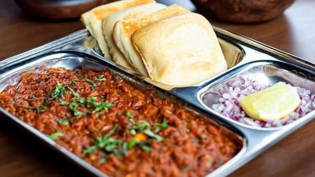 Mumbaiwala-Wall-Cuisine-Good-Food-Guide-1