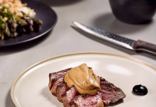 aryeh_main_cambridge mapari beef, cauliflower gravy, 5 year aged balsamic credit babiche martens 211