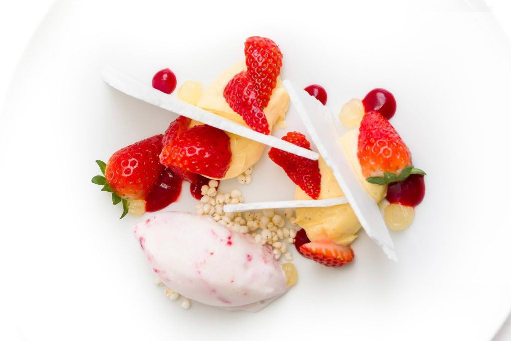 Camellia-Restaurant-Clevedon-strawberries-_-meringue-_-vanilla-mousseline-_-mascarpone-sorbet-2.jpg