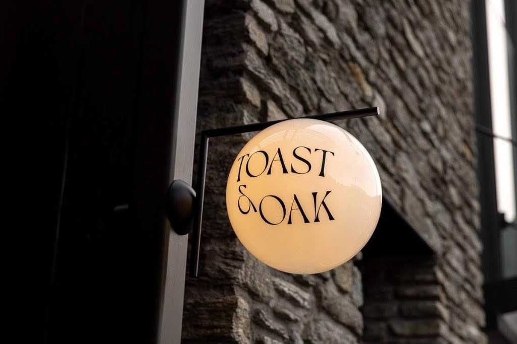 Cuisine-Good-Food-Guide-2024-Toast-Oak-Parker-Signage.jpg