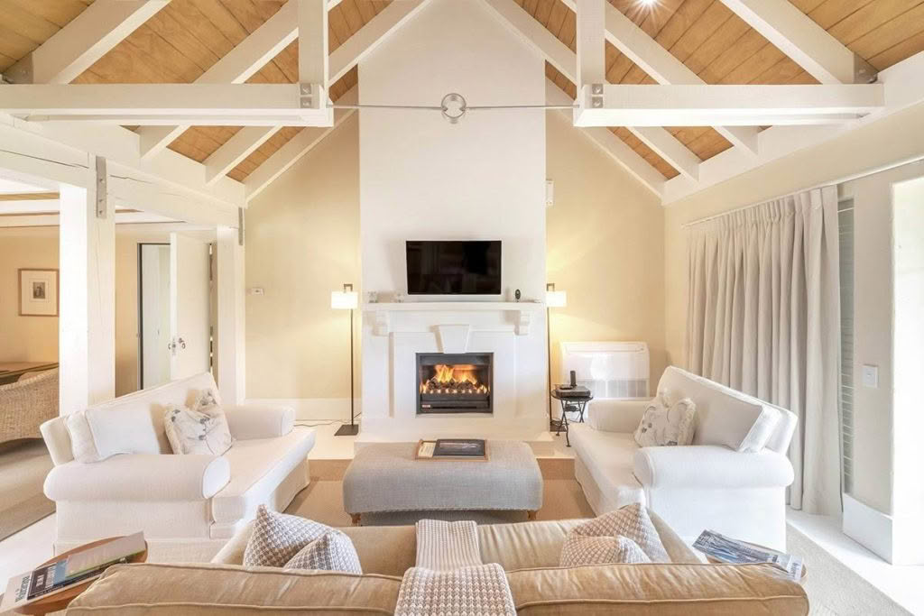 Cuisine-Good-Food-Guide-2024-Wharekauhau-Country-Estate-Cottage-interior.jpg