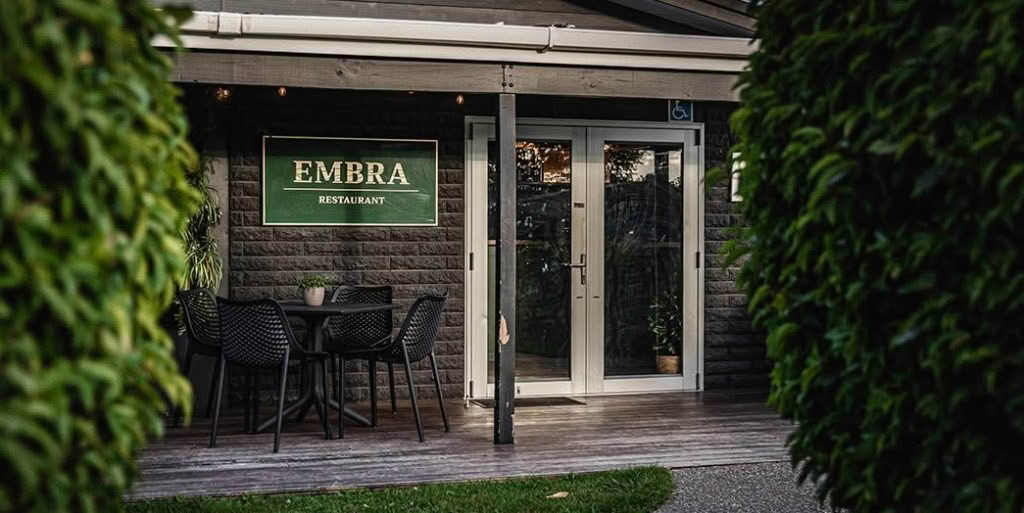 Embra-1045x524_0004_14.03.23-Embra-x-That-Green-Olive-2.jpg