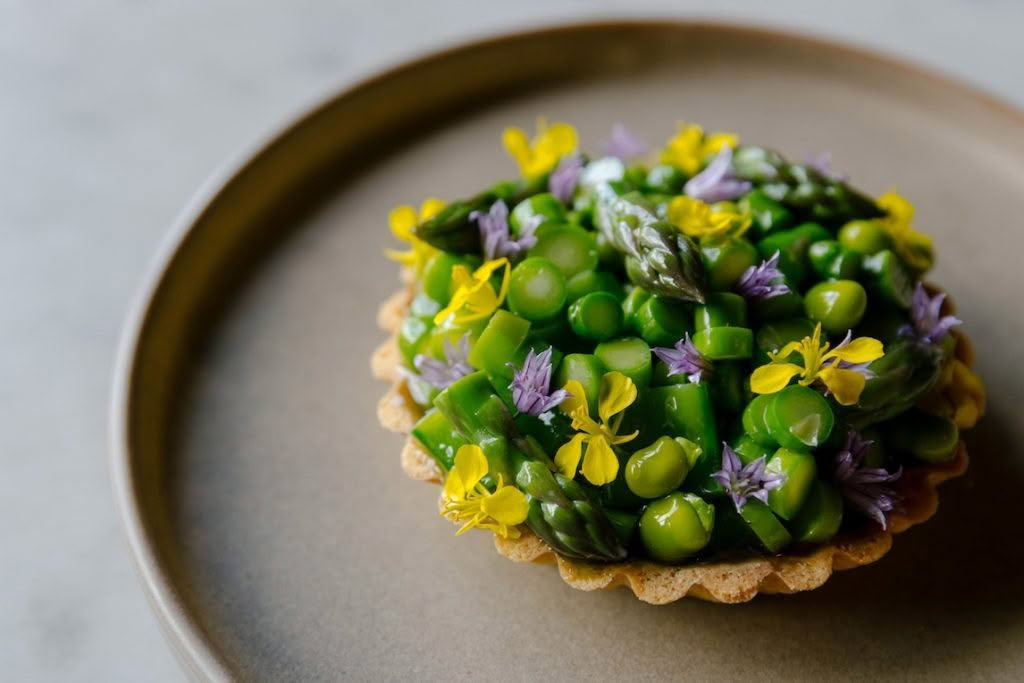 Cuisine Good Food Guide 2026 Sherwood_ SpringGardenTart, WhippedAvocado&buttermilk_InSherwood_JonoParker