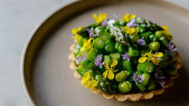 Cuisine Good Food Guide 2026 Sherwood_ SpringGardenTart, WhippedAvocado&buttermilk_InSherwood_JonoParker