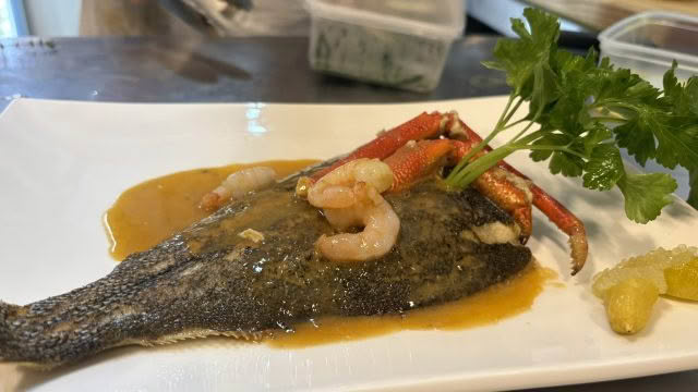 Cuisine Good Food Guide 2026 Top Sail’s Beach Road Brasserie TopSail BRB Yellow belly flounder crayfish bisque shrimps finger lime caviar